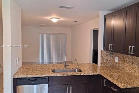 Condominio en venta en Miramar, Florida, 2 dormitorios, 100.71 m2 № 1989014 - foto 3