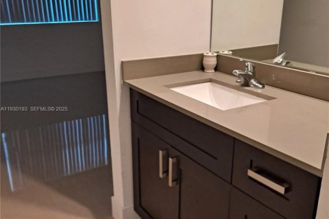 Condominio en venta en Miramar, Florida, 2 dormitorios, 100.71 m2 № 1989014 - foto 6