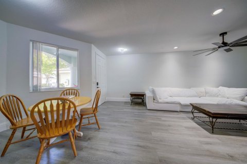 Touwnhouse à vendre à Riviera Beach, Floride: 3 chambres, 153.38 m2 № 2077539 - photo 23