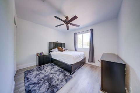 Touwnhouse à vendre à Riviera Beach, Floride: 3 chambres, 153.38 m2 № 2077539 - photo 17