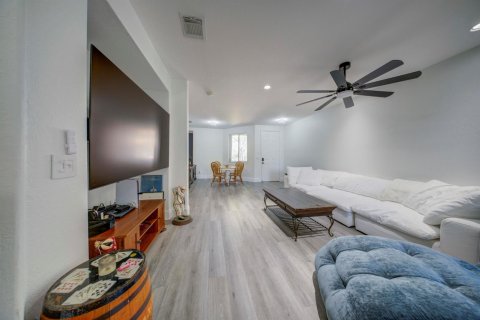 Touwnhouse à vendre à Riviera Beach, Floride: 3 chambres, 153.38 m2 № 2077539 - photo 25