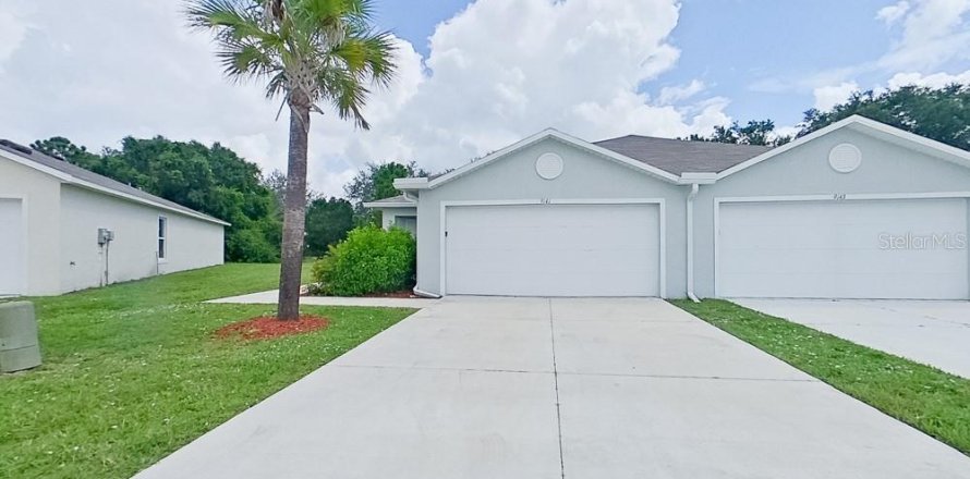 Villa ou maison à Lehigh Acres, Floride 3 chambres, 130.06 m2 № 2166856