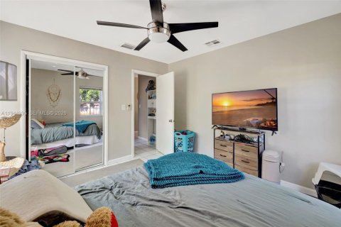 House in Fort Lauderdale, Florida 2 bedrooms, 98.48 sq.m. № 2002853 - photo 20