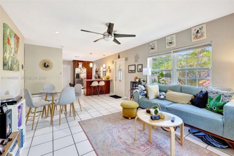 House in Fort Lauderdale, Florida 2 bedrooms, 98.48 sq.m. № 2002853 - photo 8