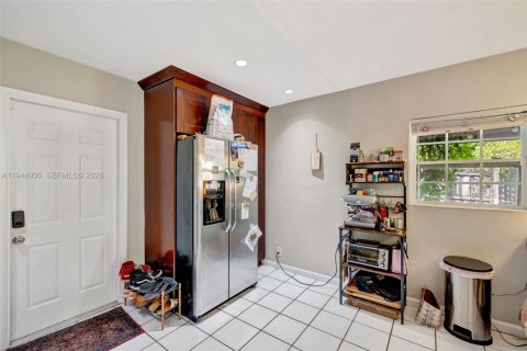 House in Fort Lauderdale, Florida 2 bedrooms, 98.48 sq.m. № 2002853 - photo 18