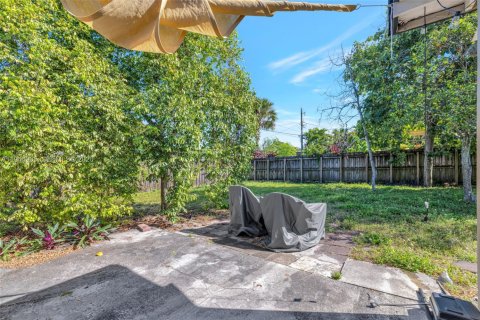 House in Fort Lauderdale, Florida 2 bedrooms, 98.48 sq.m. № 2002853 - photo 30