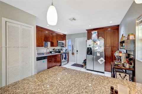 House in Fort Lauderdale, Florida 2 bedrooms, 98.48 sq.m. № 2002853 - photo 12