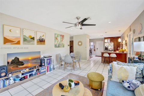 House in Fort Lauderdale, Florida 2 bedrooms, 98.48 sq.m. № 2002853 - photo 10