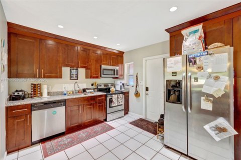 House in Fort Lauderdale, Florida 2 bedrooms, 98.48 sq.m. № 2002853 - photo 14