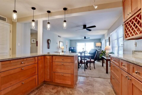 Condo in Bradenton, Florida, 2 bedrooms № 2236169 - photo 4