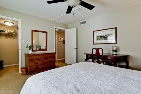 Condo in Bradenton, Florida, 2 bedrooms № 2236169 - photo 12