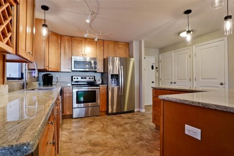 Condo in Bradenton, Florida, 2 bedrooms № 2236169 - photo 6