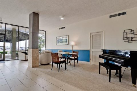 Condo in Bradenton, Florida, 2 bedrooms № 2236169 - photo 28