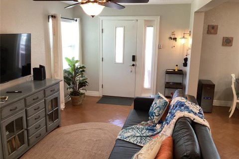 House in Palm Harbor, Florida 2 bedrooms, 100.33 sq.m. № 1795308 - photo 9