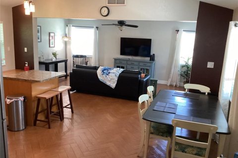 House in Palm Harbor, Florida 2 bedrooms, 100.33 sq.m. № 1795308 - photo 12
