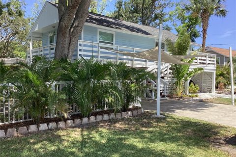 House in Palm Harbor, Florida 2 bedrooms, 100.33 sq.m. № 1795308 - photo 1