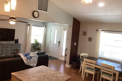 House in Palm Harbor, Florida 2 bedrooms, 100.33 sq.m. № 1795308 - photo 11
