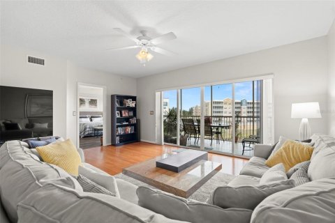 Condominio en alquiler en Largo, Florida, 3 dormitorios, 146.32 m2 № 1529041 - foto 12