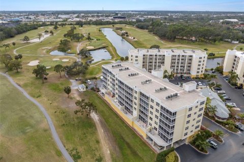 Condominio en alquiler en Largo, Florida, 3 dormitorios, 146.32 m2 № 1529041 - foto 1