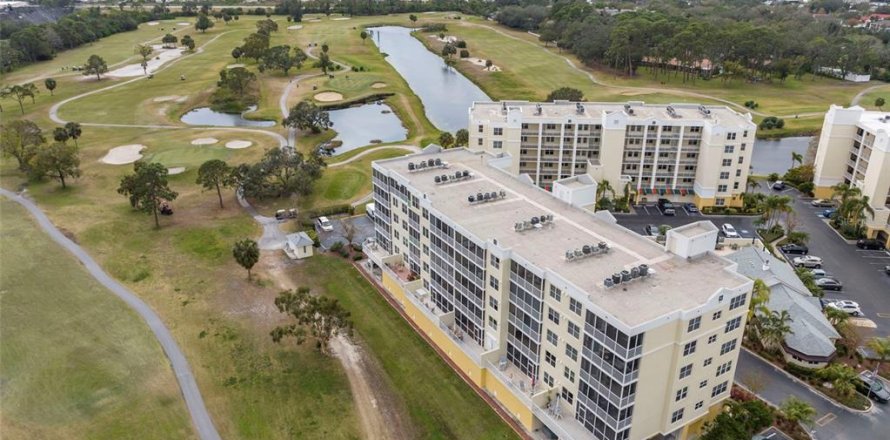 Condominio en Largo, Florida, 3 dormitorios № 1529041