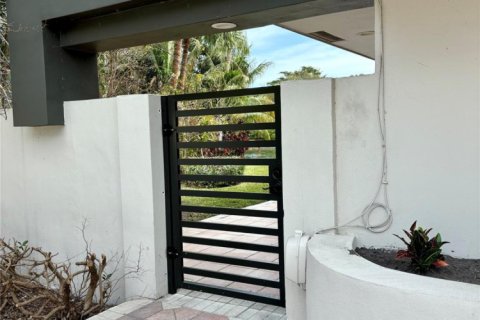 Villa ou maison à vendre à Hollywood, Floride: 5 chambres, 419.73 m2 № 1044019 - photo 1