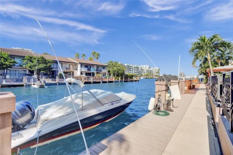 Таунхаус в Норт-Майами-Бич, Флорида 2 спальни, 144м2 № 2034976