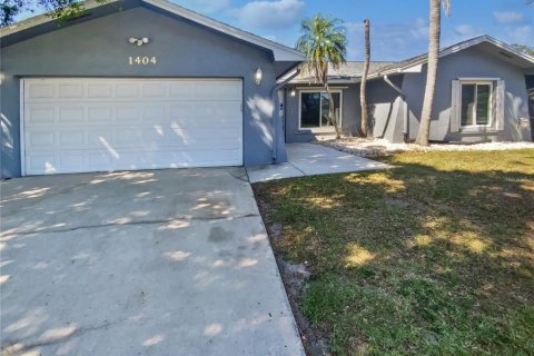 House in Dunedin, Florida 3 bedrooms, 126.81 sq.m. № 1602800 - photo 1