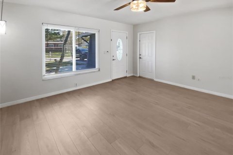 House in Dunedin, Florida 3 bedrooms, 126.81 sq.m. № 1602800 - photo 13