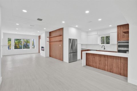 House in Miami, Florida 3 bedrooms, 157 sq.m. № 2065335 - photo 7
