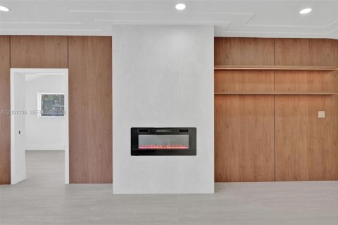 House in Miami, Florida 3 bedrooms, 157 sq.m. № 2065335