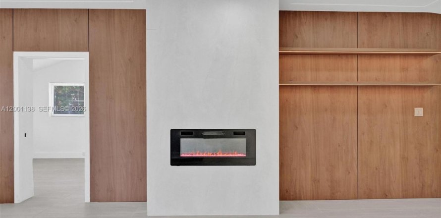 House in Miami, Florida 3 bedrooms, 157 sq.m. № 2065335