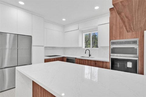 House in Miami, Florida 3 bedrooms, 157 sq.m. № 2065335 - photo 9