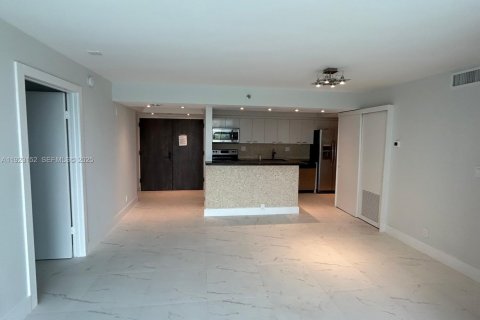 Condominio en venta en Miami Beach, Florida, 2 dormitorios, 94.76 m2 № 1982509 - foto 3