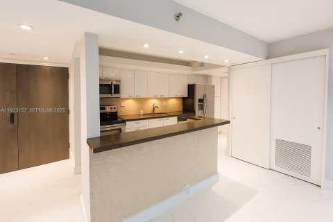 Condominio en venta en Miami Beach, Florida, 2 dormitorios, 94.76 m2 № 1982509 - foto 1