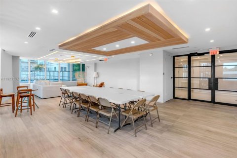 Condominio en venta en Miami Beach, Florida, 2 dormitorios, 94.76 m2 № 1982509 - foto 14