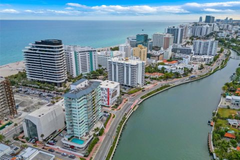 Condominio en venta en Miami Beach, Florida, 2 dormitorios, 94.76 m2 № 1982509 - foto 18