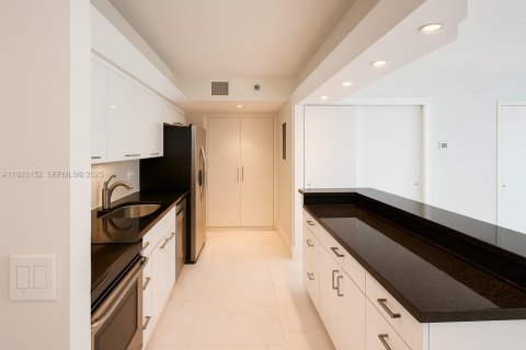 Condominio en venta en Miami Beach, Florida, 2 dormitorios, 94.76 m2 № 1982509 - foto 2