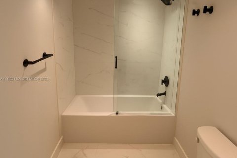 Condominio en venta en Miami Beach, Florida, 2 dormitorios, 94.76 m2 № 1982509 - foto 8