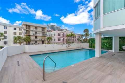 Condominio en venta en Miami Beach, Florida, 2 dormitorios, 94.76 m2 № 1982509 - foto 15