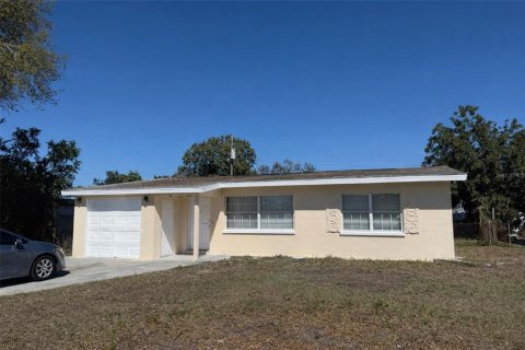 Casa en Saint Petersburg, Florida 3 dormitorios, 93.27 m2 № 2130380