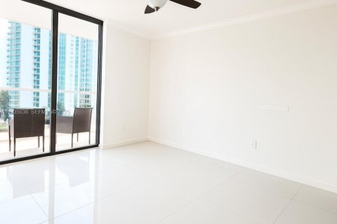 Condominio en venta en Aventura, Florida, 2 dormitorios, 97.92 m2 № 1994080 - foto 9