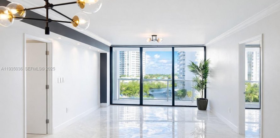 Condominio en Aventura, Florida, 2 dormitorios  № 1994080