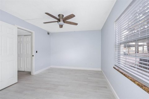 Condo in Tampa, Florida, 1 bedroom  № 1843299 - photo 17