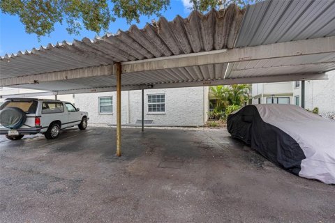 Condo in Tampa, Florida, 1 bedroom  № 1843299 - photo 29