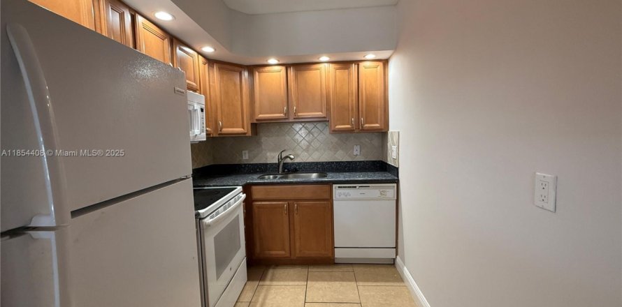 Condo in Fort Lauderdale, Florida, 1 bedroom № 1872089