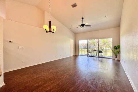 Condo in Bradenton, Florida, 2 bedrooms  № 1666706 - photo 11