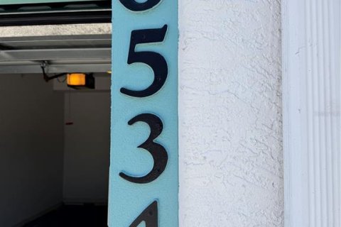 Condo in Bradenton, Florida, 2 bedrooms  № 1666706 - photo 4