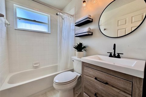 Condo in Bradenton, Florida, 2 bedrooms  № 1666706 - photo 16