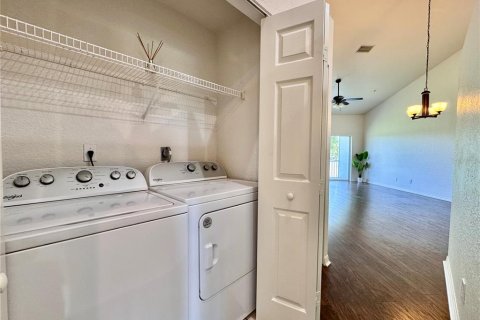 Condo in Bradenton, Florida, 2 bedrooms  № 1666706 - photo 13