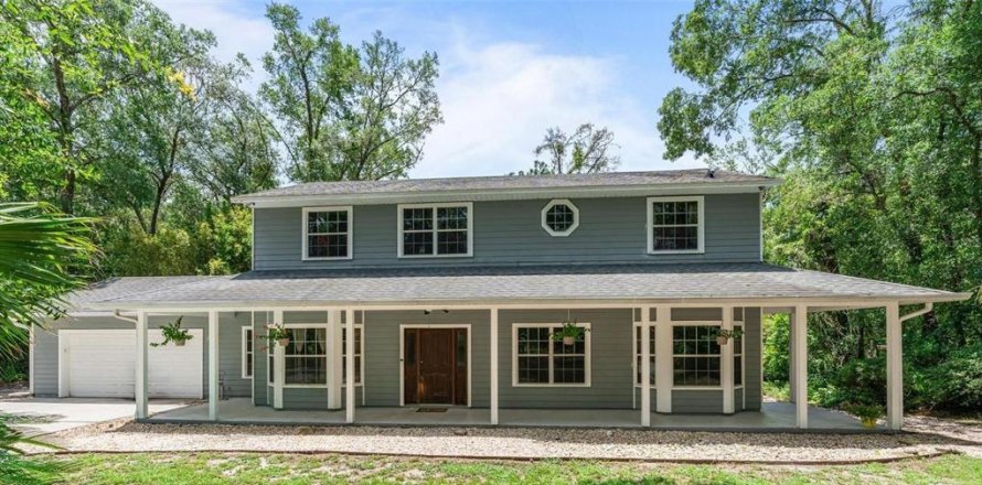 House in Apopka, Florida 3 bedrooms, 223.34 sq.m. № 1808431